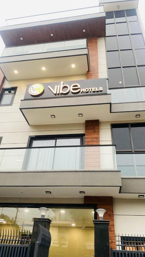 Vibe Hotel Ноида Екстериор снимка