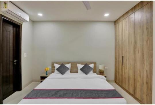 Vibe Hotel Ноида Екстериор снимка