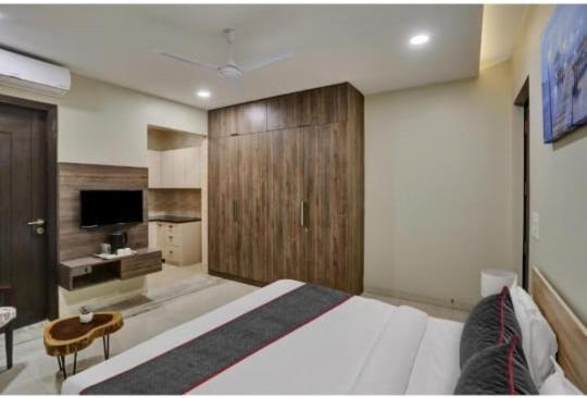 Vibe Hotel Ноида Екстериор снимка