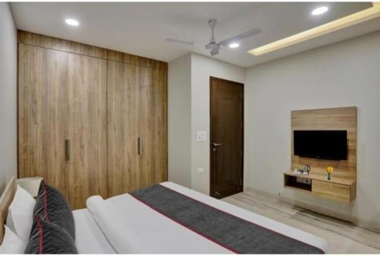 Vibe Hotel Ноида Екстериор снимка